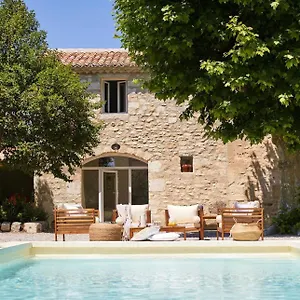 https://mas-le-petit-paradou.fr-provencehotel.com